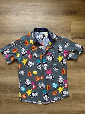 Casual Short-Sleeve Button-Down Shirt in Gray with Pop Art Print